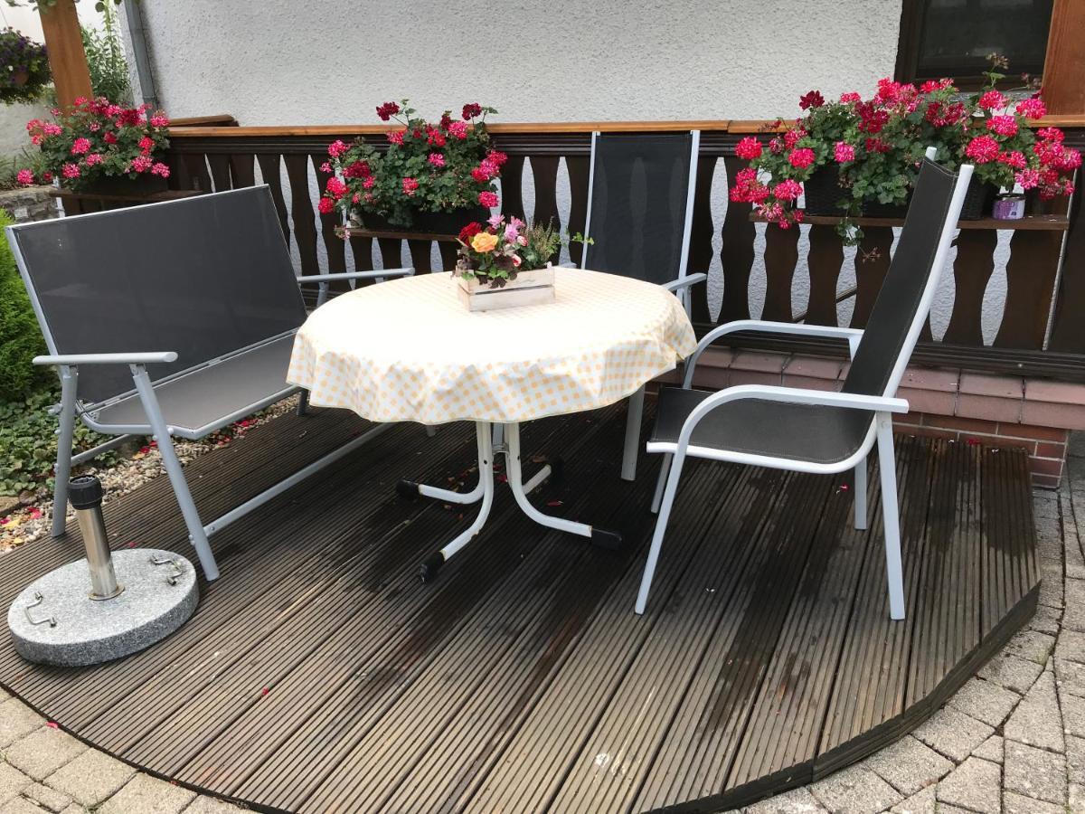 Monteur-/Und Ferienwohnung Diehl Asslar Exterior foto